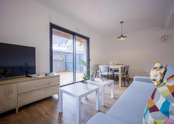 Neuf à - 6 Pers, 2 Ch, Terrasse Sud, Proche Télécabine Et Balnéa - Fr-1-695-12 Appartement *